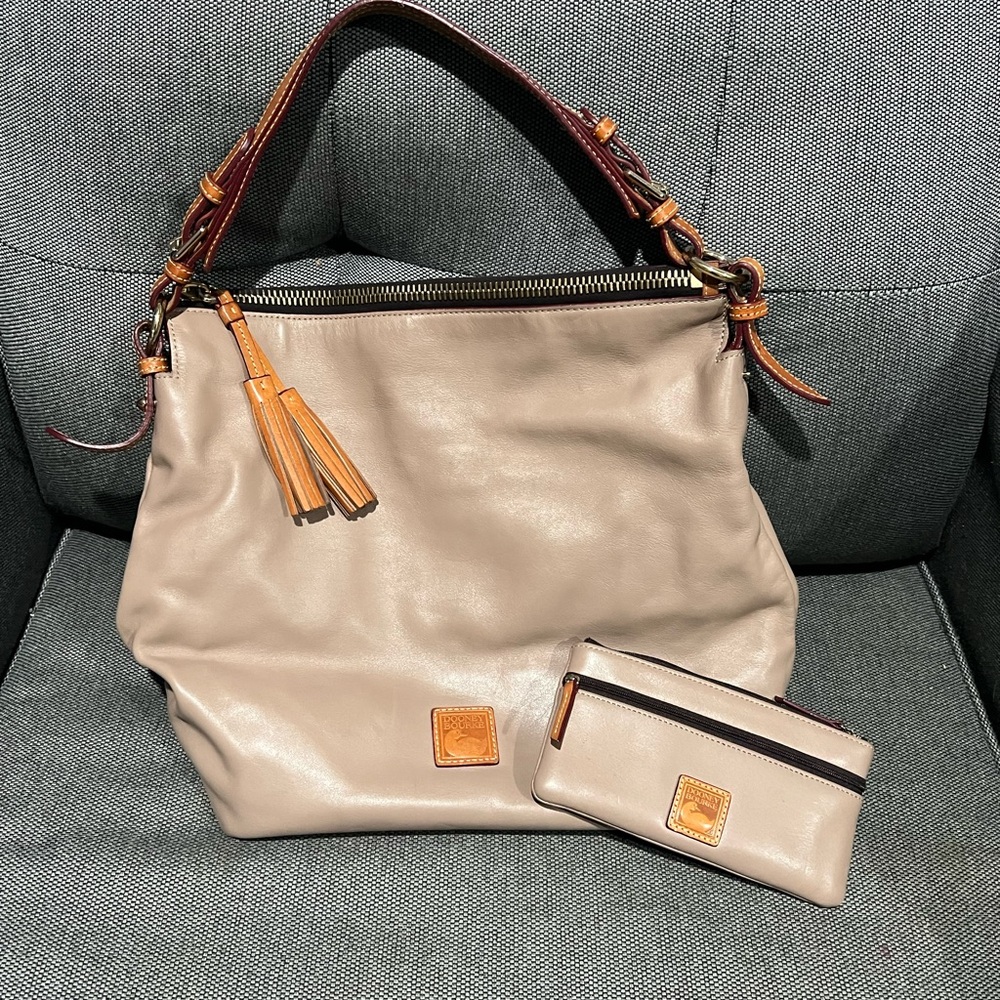 Dooney&Bourke Hobo w/ Wallet